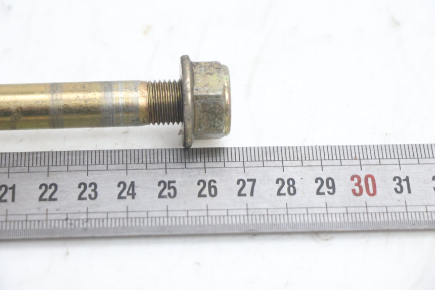 photo de FRONT WHEEL AXLE KYMCO AGILITY 4T 50 (2005 - 2018) - Alternative perspective