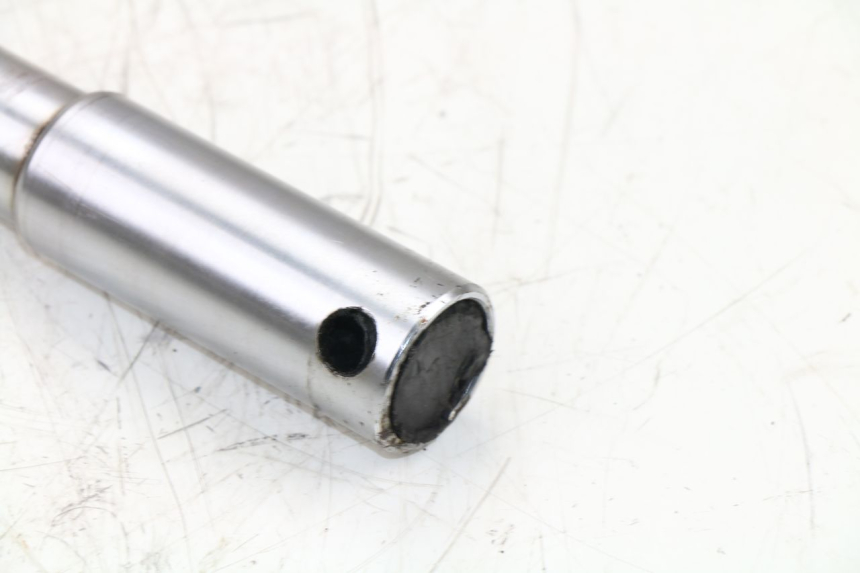 photo de FRONT WHEEL AXLE BMW K LT ABS 1100 (1990 - 1996) - Zoom on usage condition