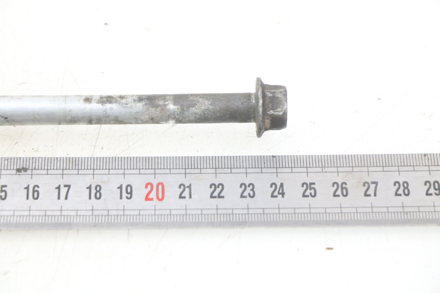 photo de FRONT WHEEL AXLE MBK BOOSTER SPIRIT 50 (1999 - 2003) - Zoom on usage condition