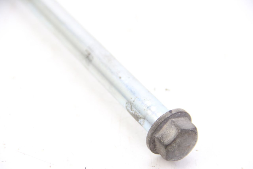 photo de FRONT WHEEL AXLE DERBI BOULEVARD 50 (2009 - 2006) - Alternative perspective