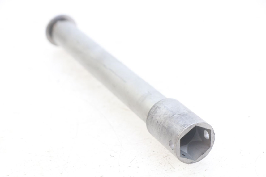 photo de FRONT WHEEL AXLE HONDA CB R 1000 (2018 - 2023) - Product overview