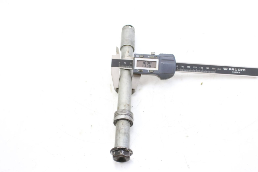 photo de FRONT WHEEL AXLE HONDA CBF 500 (2004 - 2007) - Product overview