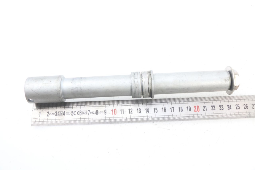 photo de FRONT WHEEL AXLE HONDA CBR RR FIREBLADE 1000 (2006 - 2007) - Component detail