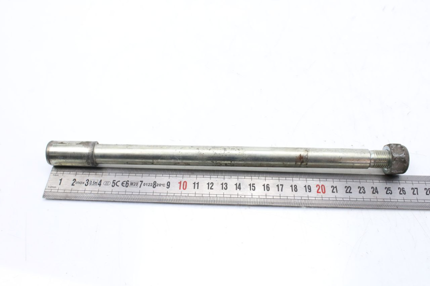 photo de FRONT WHEEL AXLE PEUGEOT CITYSTAR 50 (2013 - 2017) - Alternative perspective