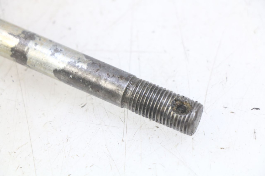 photo de FRONT WHEEL AXLE JIANSHE COYOTE 80 - Technical close-up