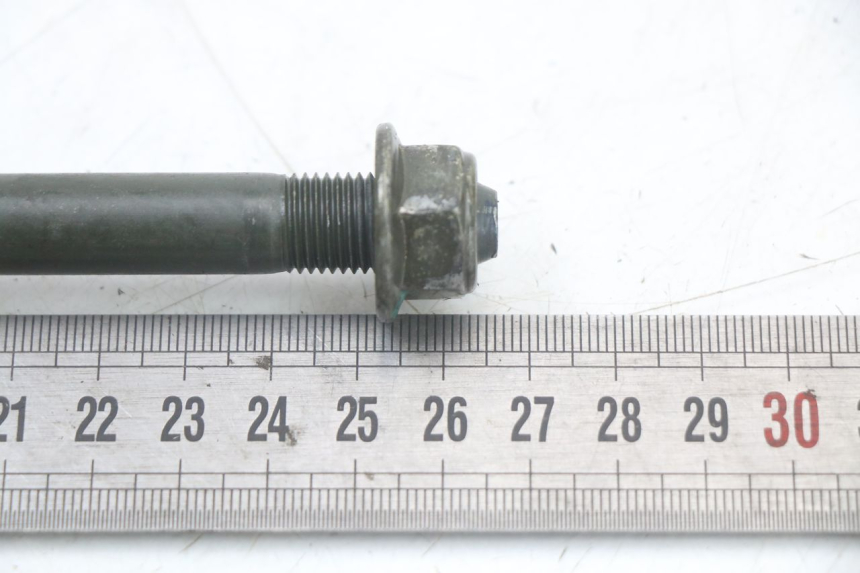 photo de FRONT WHEEL AXLE SYM CROX 4T 50 (2016 - 2023) - Zoom on usage condition