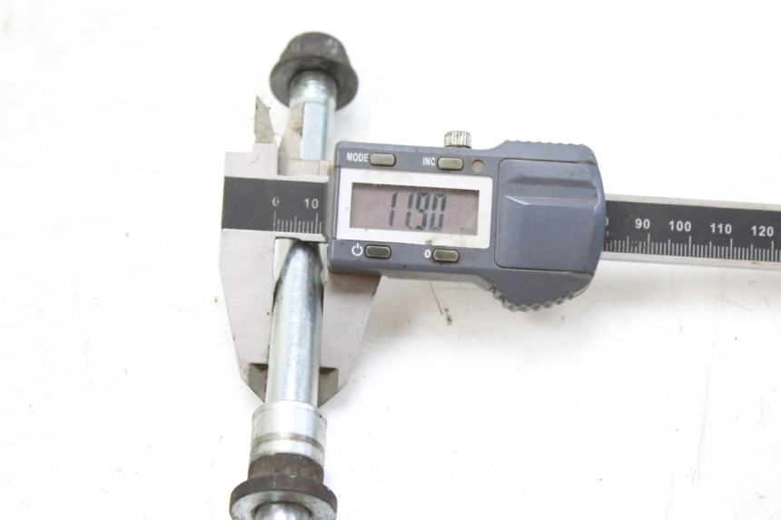 photo de FRONT WHEEL AXLE YAMAHA CYGNUS X INJECTION 125 (2007 - 2013) - Product overview