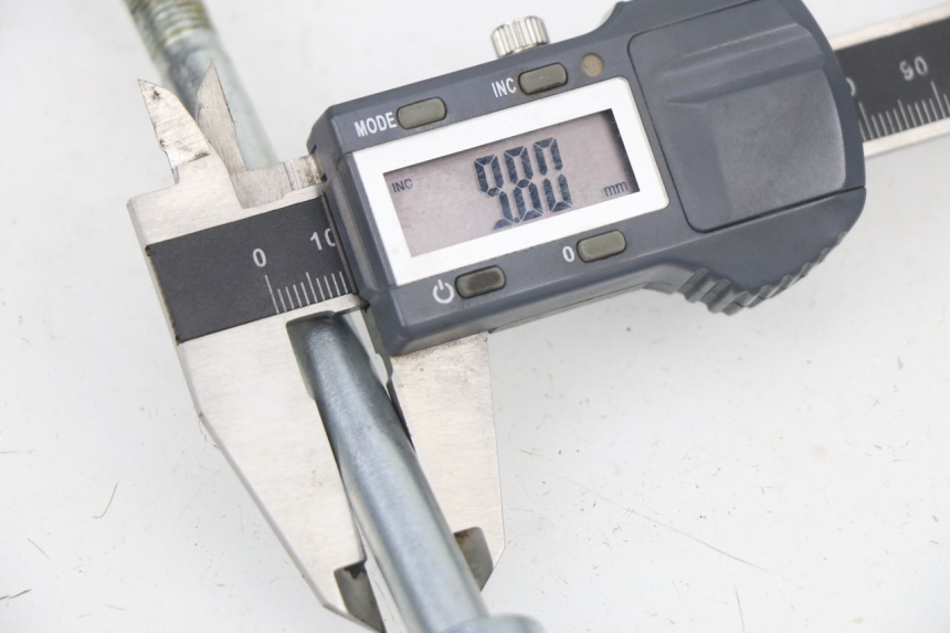 photo de FRONT WHEEL AXLE LONGJIA DIGITA 2T 50 (2006 - 2018) - Component detail