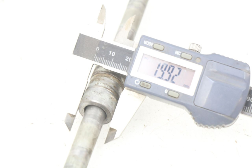 photo de FRONT WHEEL AXLE LONCIN DIRT BIKE 125 - Product overview