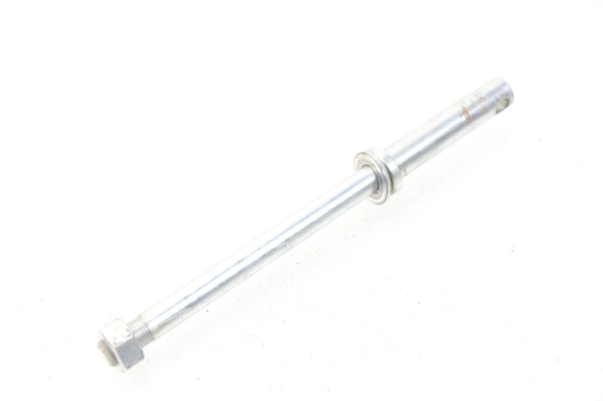 photo de FRONT WHEEL AXLE DERBI DIRT BOY 4T 50 - Component detail