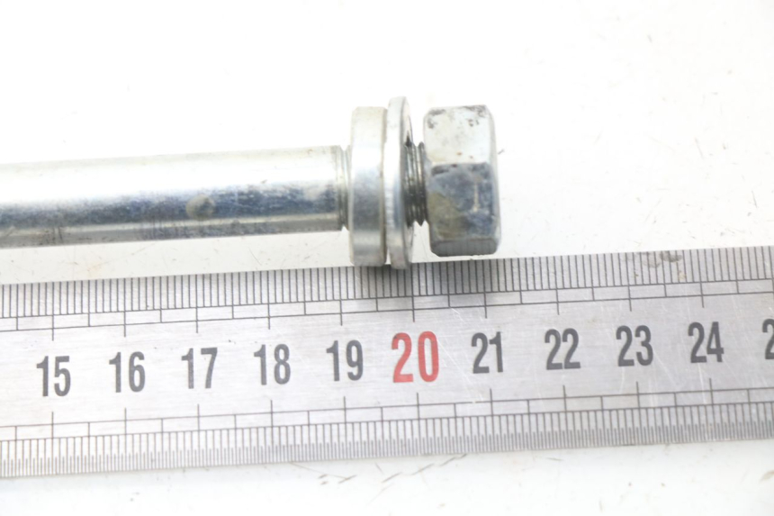 photo de FRONT WHEEL AXLE DERBI DIRT BOY 4T 50 - Fixing points details