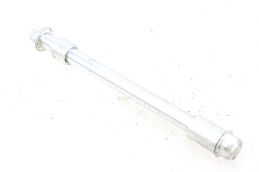 photo de FRONT WHEEL AXLE PROBIKE DIRT 140 - Technical close-up