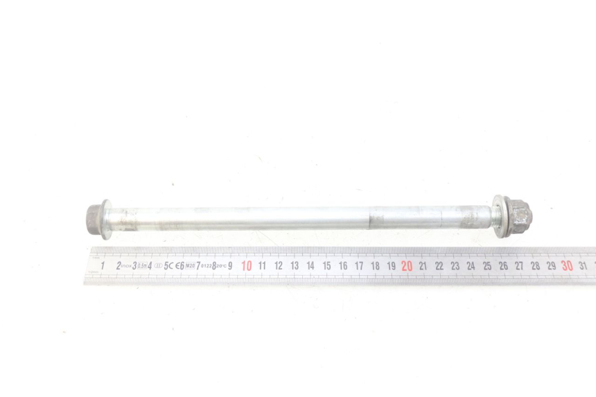 photo de FRONT WHEEL AXLE PEUGEOT DJANGO 2T 50 (2014 - 2019) - Zoom on usage condition