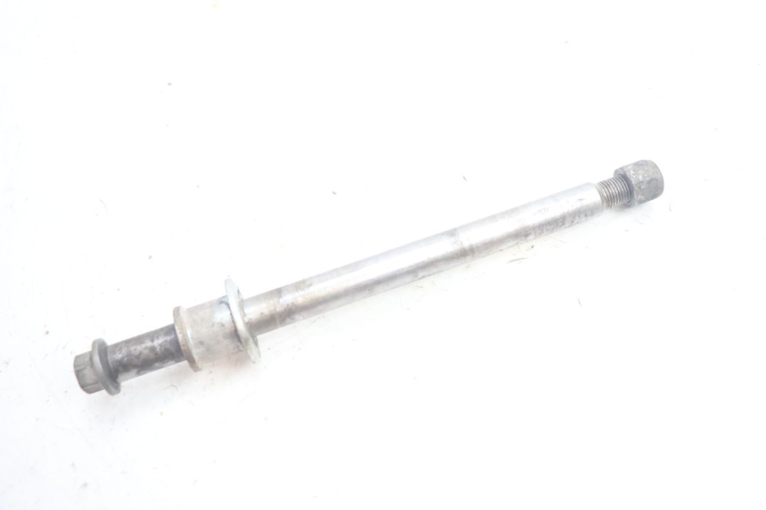 photo de FRONT WHEEL AXLE SUZUKI DR S 600 (1985 - 1989) - Component detail