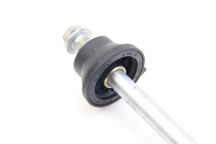 photo de FRONT WHEEL AXLE PEUGEOT E-VIVACITY 1 (2012 - 2018) - Zoom on usage condition