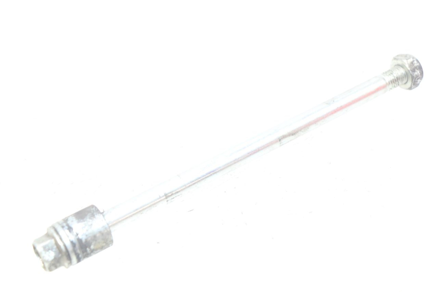 photo de FRONT WHEEL AXLE YAMAHA D'ELIGHT DELIGHT 115 (2013 - 2017) - Main view