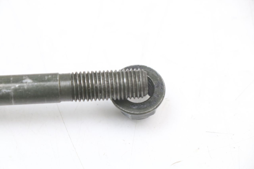 photo de FRONT WHEEL AXLE JM MOTORS EVOLIS 4T 50 (2018 - 2022) - Technical close-up