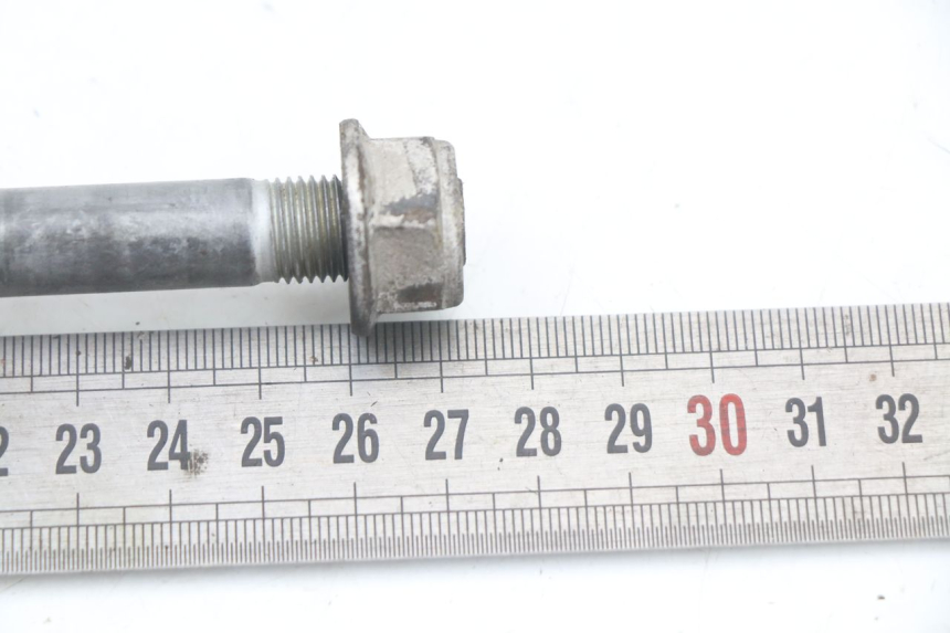 photo de FRONT WHEEL AXLE HONDA FES PANTHEON 2T 125 (1998 - 2002) - Zoom on usage condition