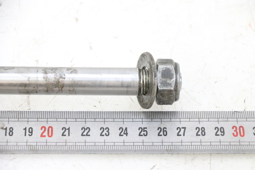 photo de FRONT WHEEL AXLE YAMAHA FJ 36Y 1100 (1984 - 1985) - Component detail