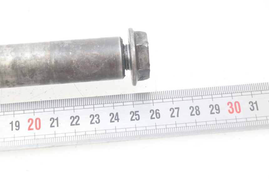 photo de FRONT WHEEL AXLE YAMAHA FJR ABS 1300 (2006 - 2012) - Zoom on usage condition