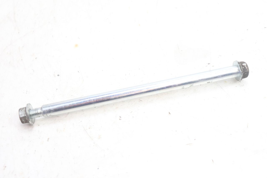 photo de FRONT WHEEL AXLE PIAGGIO FLY 2T 50 (2004 - 2017) - Component detail