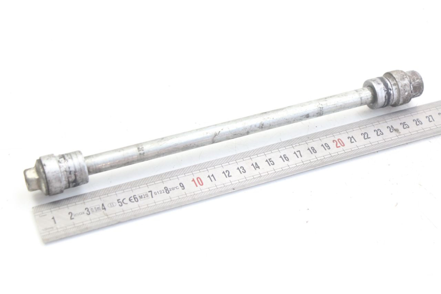 photo de FRONT WHEEL AXLE HONDA FORZA 125 (2015 - 2016) - Component detail