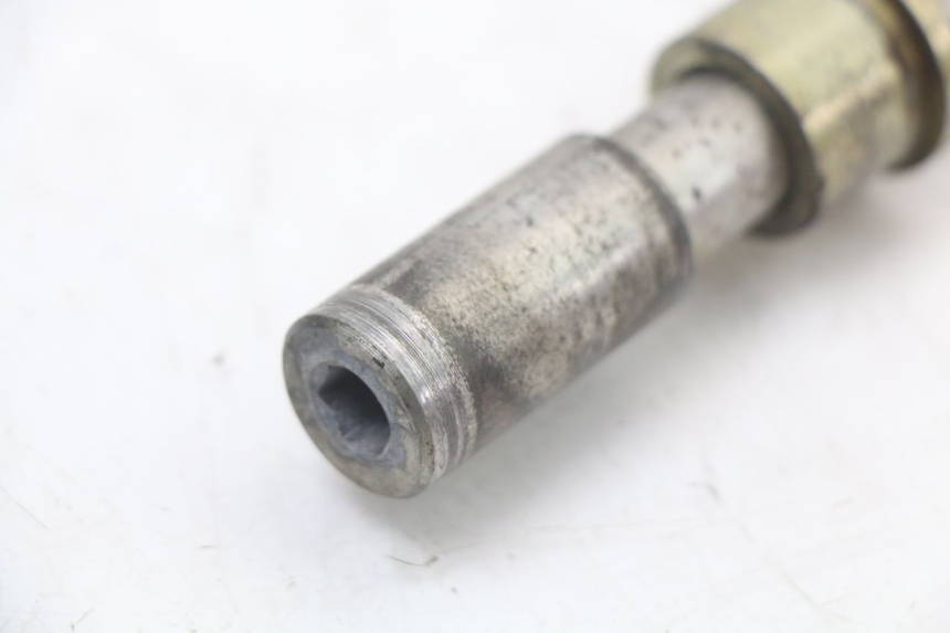 photo de FRONT WHEEL AXLE PEUGEOT GEOPOLIS RS 125 (2007 - 2009) - Alternative perspective