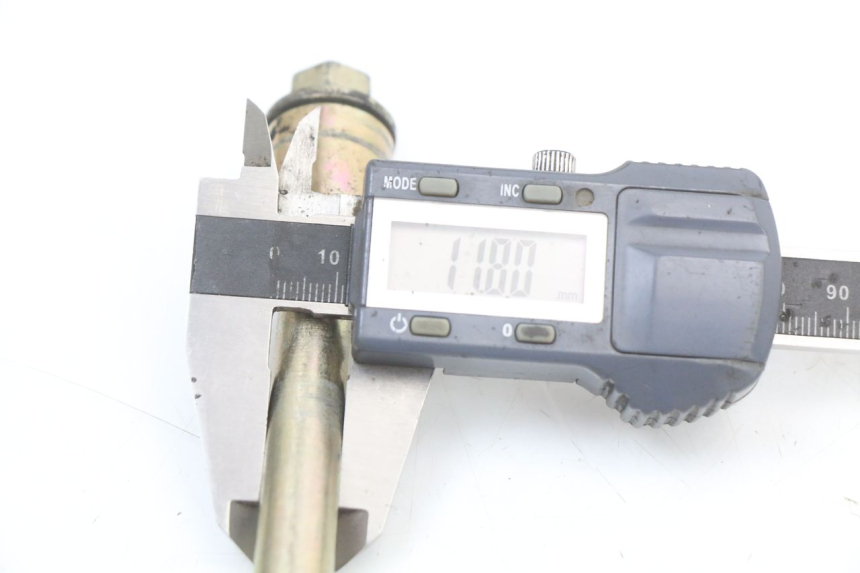 photo de FRONT WHEEL AXLE TNT MOTOR GRIDO 2T 50 (2010 - 2019) - Technical close-up