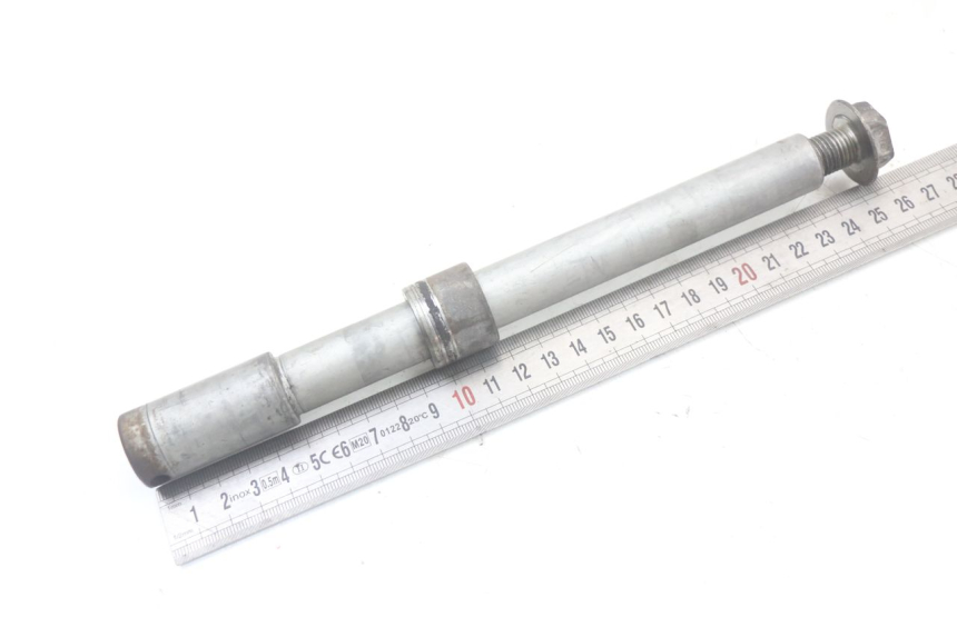 photo de FRONT WHEEL AXLE HONDA CBR F 1000 (1993 - 1996) - Zoom on usage condition