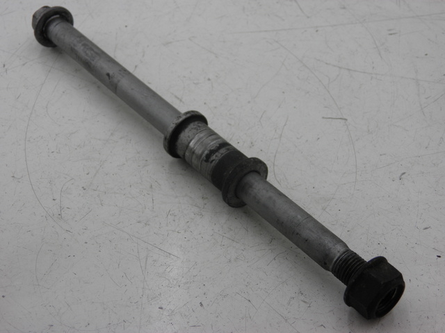 photo de FRONT WHEEL AXLE HONDA FES PANTHEON 125 (2003 - 2007) - Main view