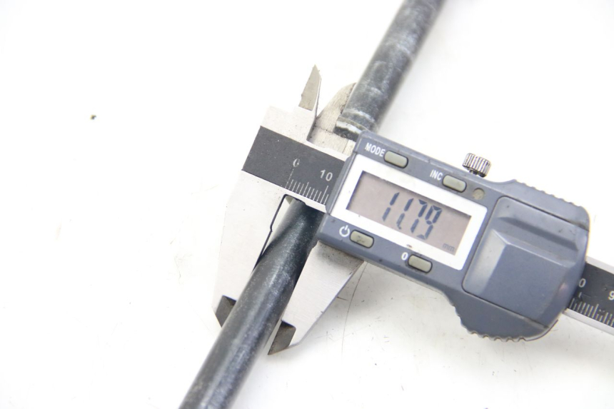 photo de FRONT WHEEL AXLE REVATTO IMPERATOR 125 (2007 - 2015) - Product overview