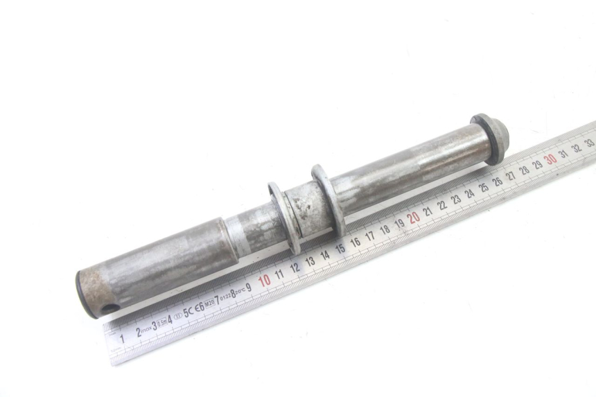 photo de FRONT WHEEL AXLE BMW K 75 RT 750 (1989 - 1997) - Zoom on usage condition