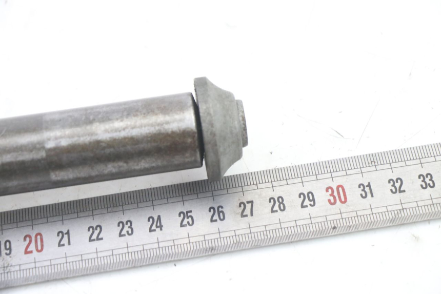 photo de FRONT WHEEL AXLE BMW K 75 RT 750 (1989 - 1997) - Alternative perspective