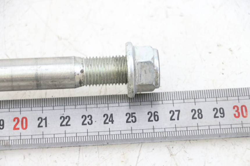 photo de FRONT WHEEL AXLE KEEWAY K-LIGHT KLIGHT 125 (2018 - 2025) - Component detail