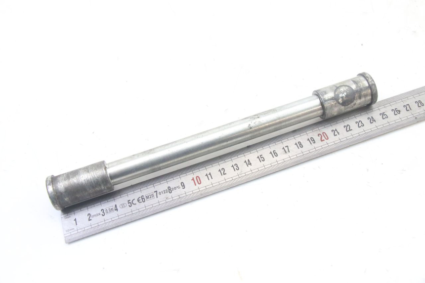 photo de FRONT WHEEL AXLE KAWASAKI ZR7 ZR-7 S 750 (1999 - 2004) - Component detail