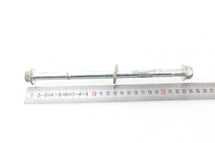 photo de FRONT WHEEL AXLE PEUGEOT KISBEE 2T 50 (2010 - 2017) - Alternative perspective