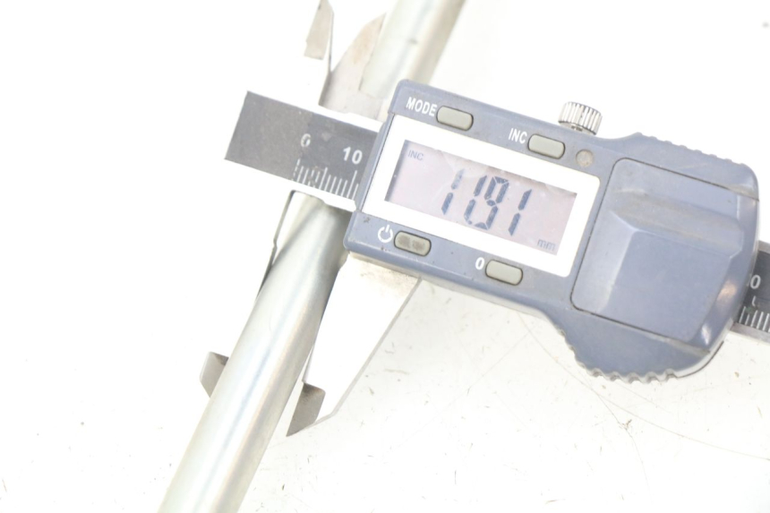 photo de FRONT WHEEL AXLE PEUGEOT KISBEE 4T 50 (2018 - 2022) - Component detail