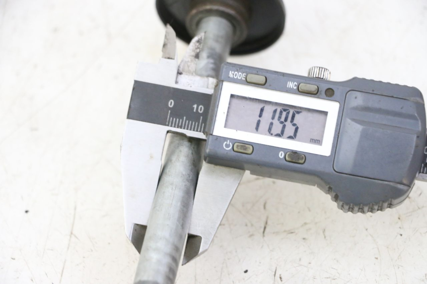 photo de FRONT WHEEL AXLE KAWASAKI KX 65 (2000 - 2019) - Alternative perspective