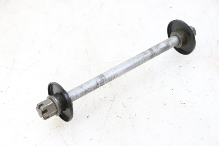 photo de FRONT WHEEL AXLE KAWASAKI KX 65 (2000 - 2019) - Technical close-up