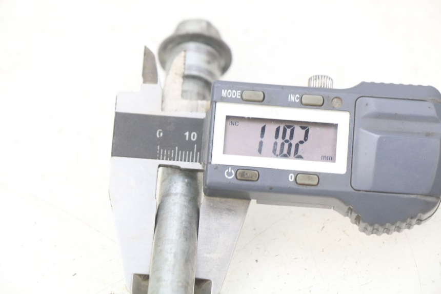 photo de FRONT WHEEL AXLE POCKET BIKE KXD 50 - Component detail