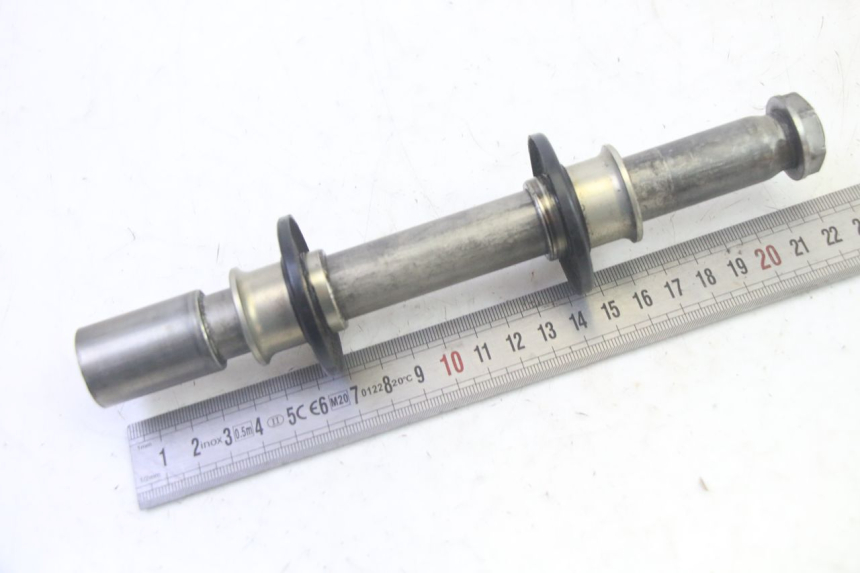 photo de FRONT WHEEL AXLE KAWASAKI KXF KX-F 250 (2017 - 2019) - Zoom on usage condition