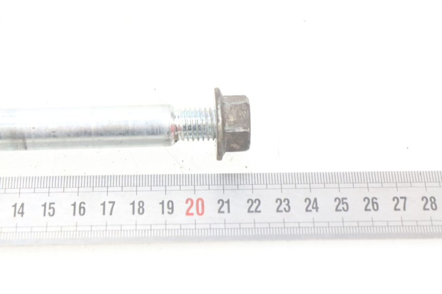 photo de FRONT WHEEL AXLE PIAGGIO LIBERTY 4T 50 (2004 - 2008) - Component detail