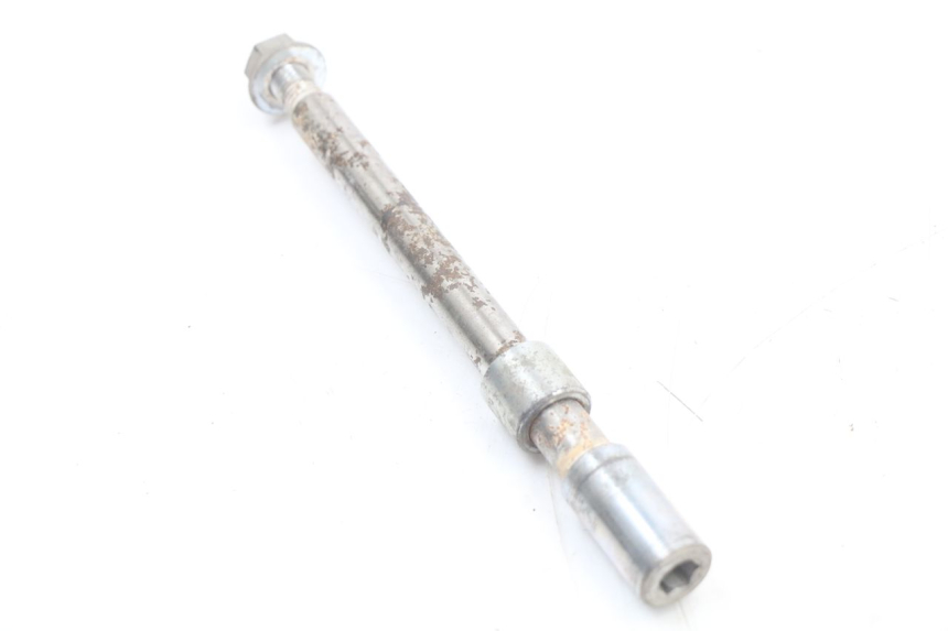 photo de FRONT WHEEL AXLE PIAGGIO LIBERTY 4T 50 (2018 - 2021) - Technical close-up