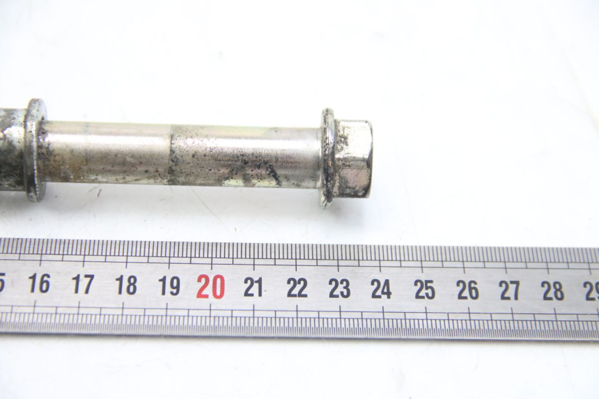 photo de FRONT WHEEL AXLE PIAGGIO LIBERTY IGET 4T 50 (2015 - 2020) - Alternative perspective