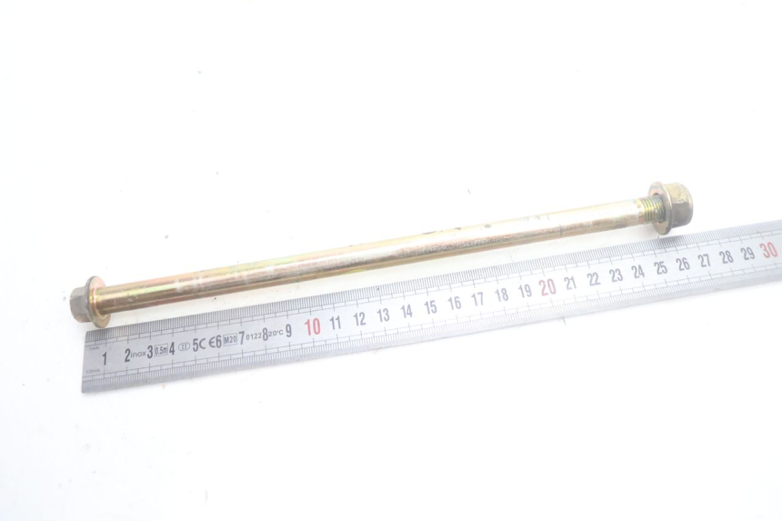 photo de FRONT WHEEL AXLE KYMCO LIKE 125 (2009 - 2016) - Zoom on usage condition