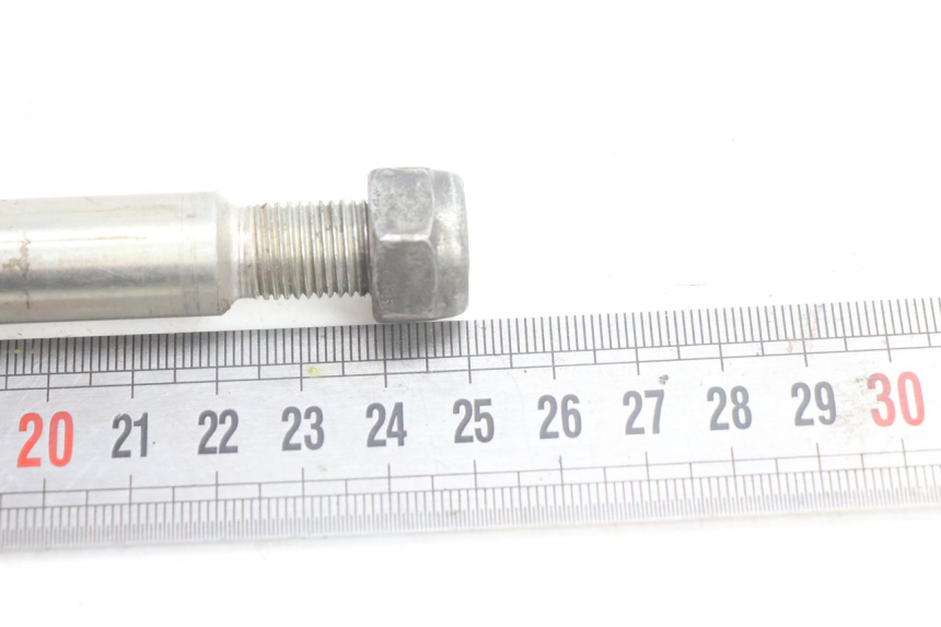 photo de FRONT WHEEL AXLE PEUGEOT LUDIX BLASTER 50 (2006 - 2014) - Alternative perspective