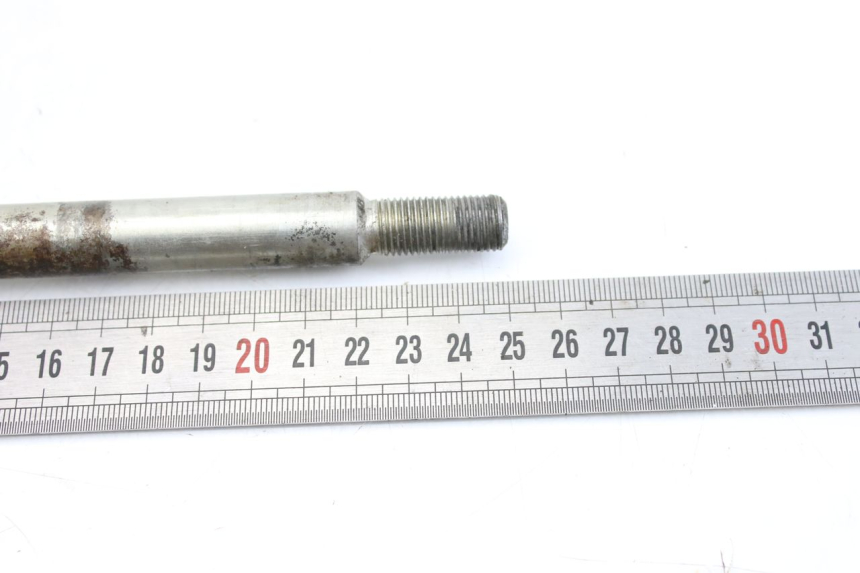 photo de FRONT WHEEL AXLE PEUGEOT LUDIX 50 (2008 - 2017) - Technical close-up