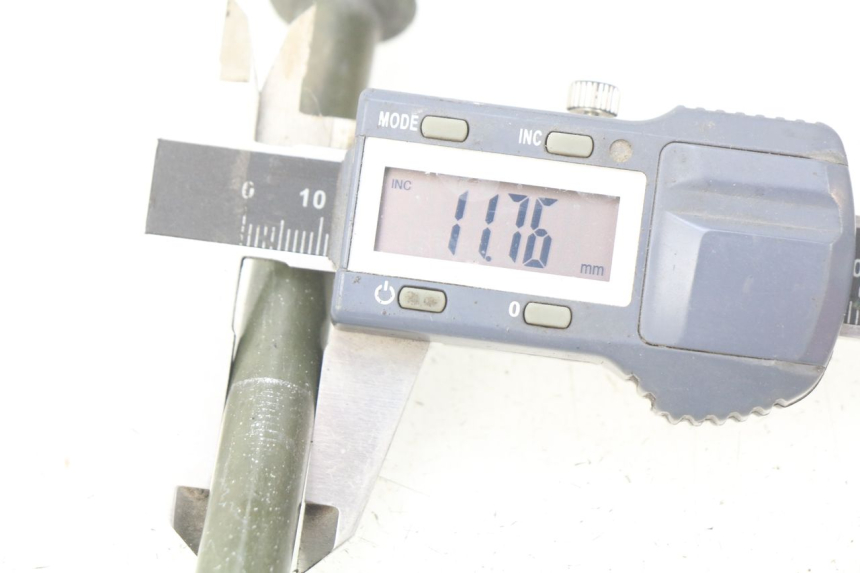 photo de FRONT WHEEL AXLE EUROCKA MATADOR 4T 50 (2010 - 2016) - Component detail