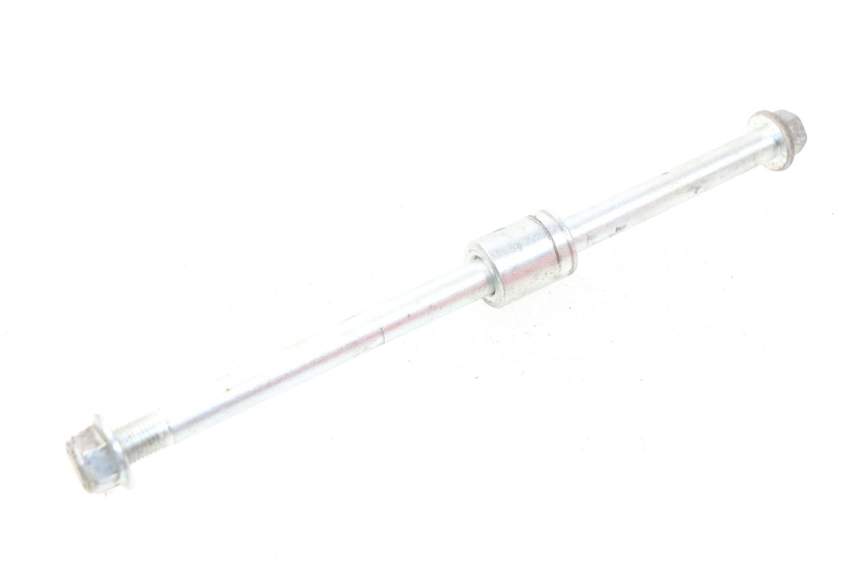 photo de FRONT WHEEL AXLE YAMASAKI MSX 50 (2013 - 2022) - Technical close-up