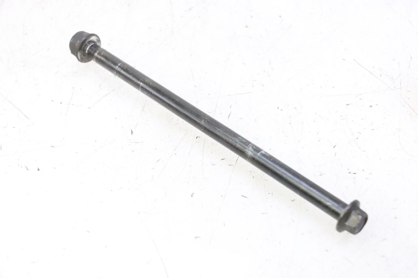 photo de FRONT WHEEL AXLE KYMCO LIKE 4T 50 (2019 - 2025) - Technical close-up